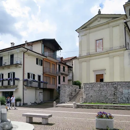 Apartment Le Rose Di Rosanna By Interhome