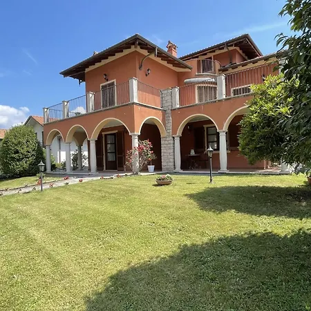 Apartment Le Rose Di Rosanna By Interhome
