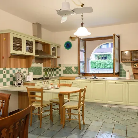 Appartement Le Rose Di Rosanna By Interhome