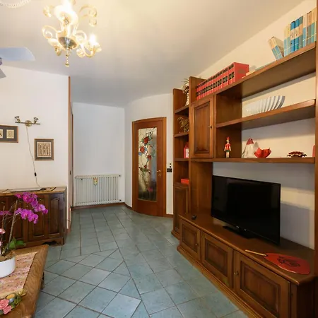 Le Rose Di Rosanna By Interhome